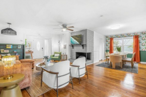 Venture into a Spacious 5-bedroom House with 5-Star Comfort in Downtown Raleigh